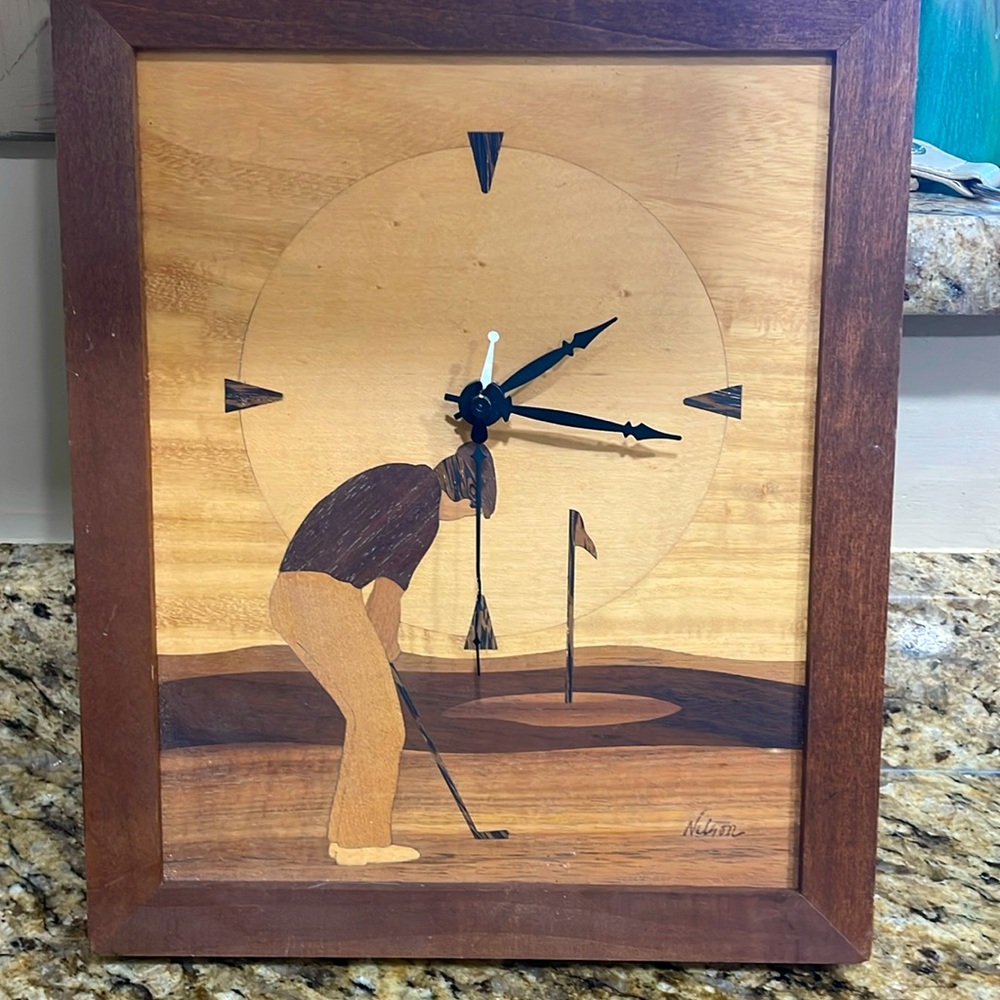 Vintage "GOLFER PUTTING"
Hudson River Inlay Wood
Clock, Signed Nelson